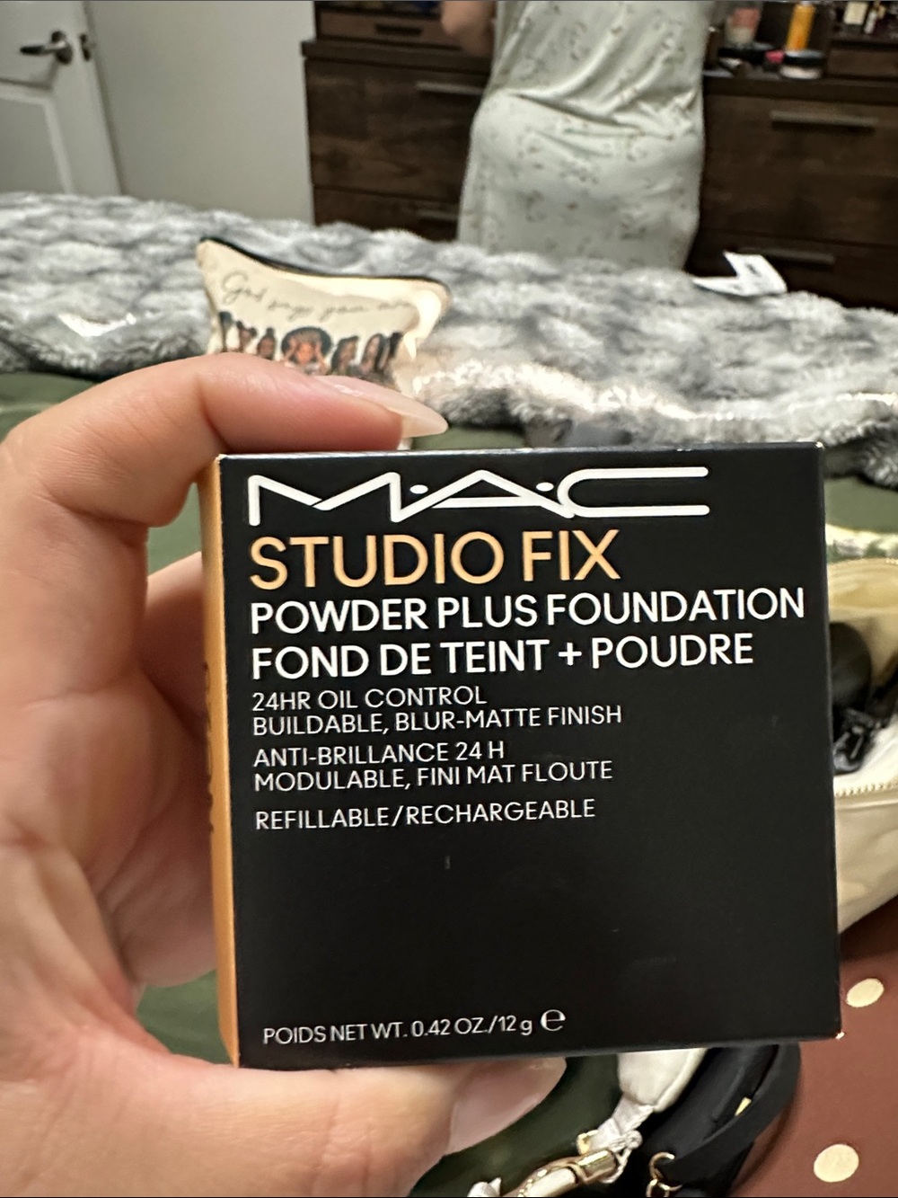 MAC Studio Fix Powder Plus Foundation - Black & Gold Box NC25